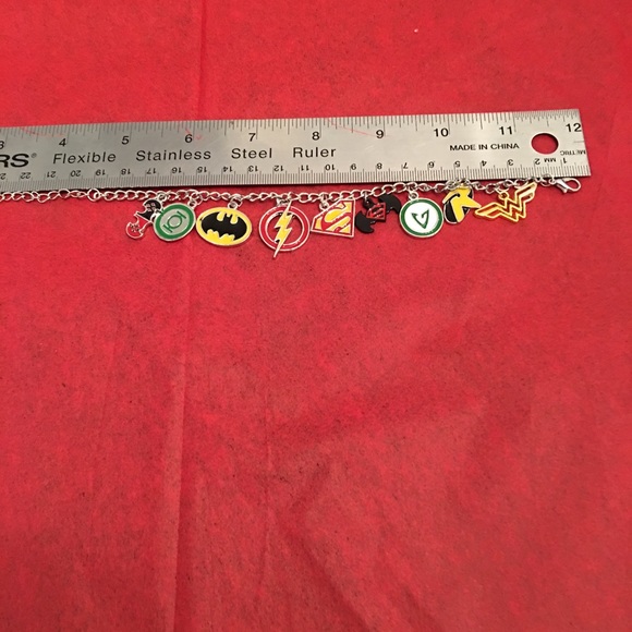 Silver Tone Justice league charms bracelet - Picture 8 of 8